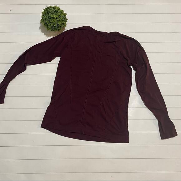 Athleta Martin‎ Burgundy Red Purple Perforated Athletic Workout Long Sleeve M - Picture 5 of 9
